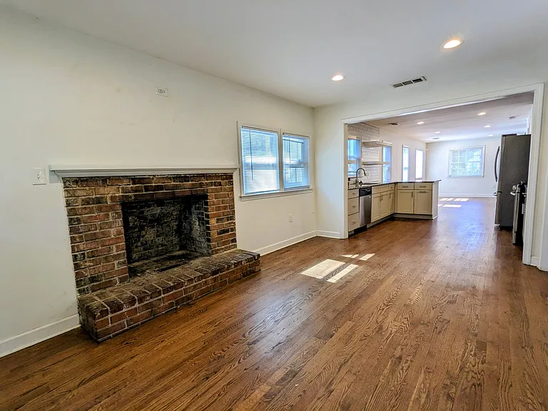 1683 Richland Rd SW — Photo 6