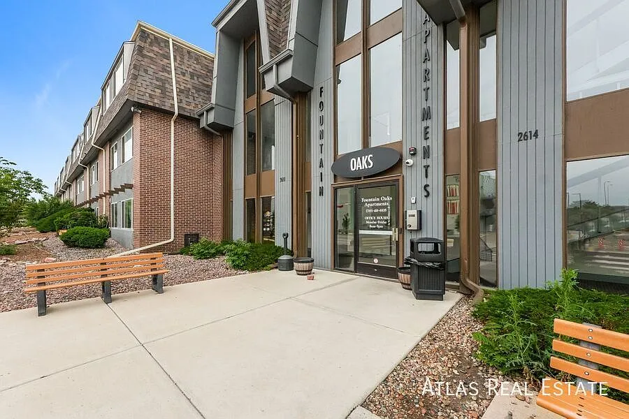2610/2614 E Fountain Boulevard — Photo 1