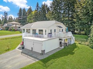 2207 June Rd, Comox Valley, BC V9J 1X9