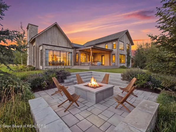 52 Winger Cir, Victor, ID 83455