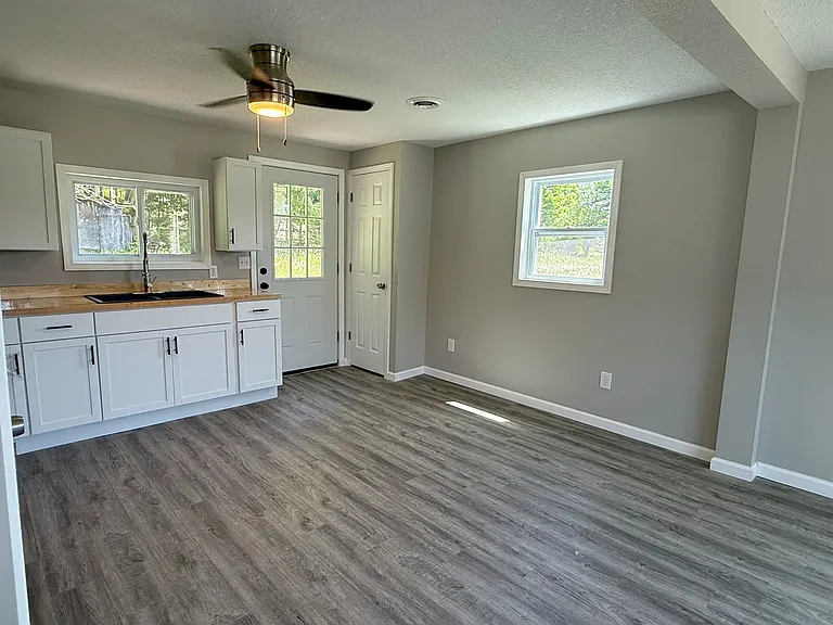 148 W Old State Rd — Photo 6