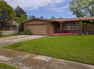 1629 Canterbury Cir, Fort Worth, TX 76112