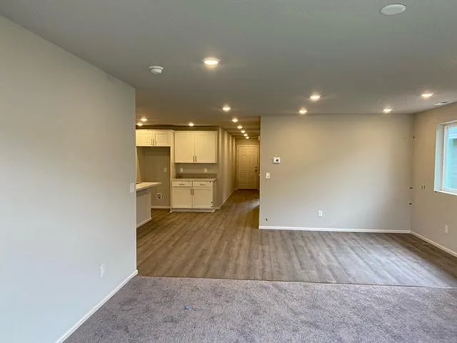 369 Cornwell St — Photo 13