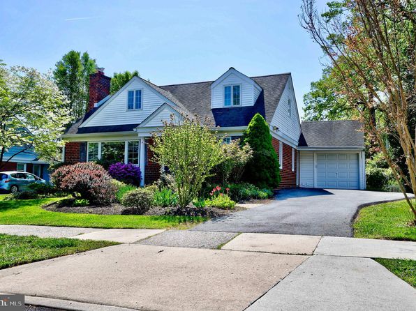 129 Lee Cir, Bryn Mawr, PA 19010