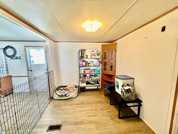 5th image of 216 Pearman St