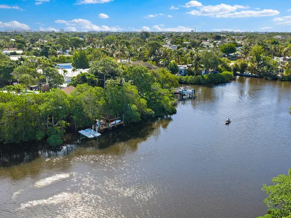 702 Warren Drive, Jupiter, FL 33458