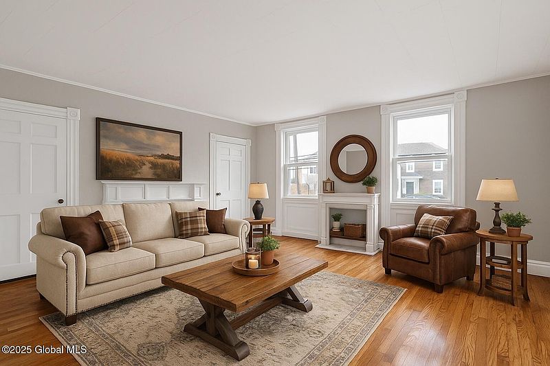 4th image of 2127 2nd Avenue