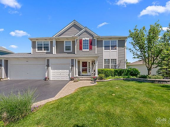 2nd image of 521 N Prairie Ln