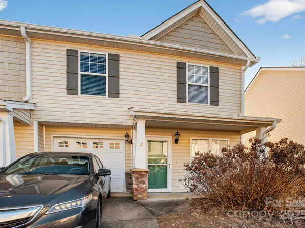 82 Old Salem Ct, Fletcher, NC 28732