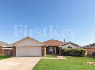 260 Meadowcrest Dr, Terrell, TX 75160