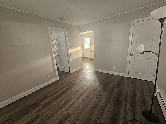 3rd image of 18 Pearl St APT A