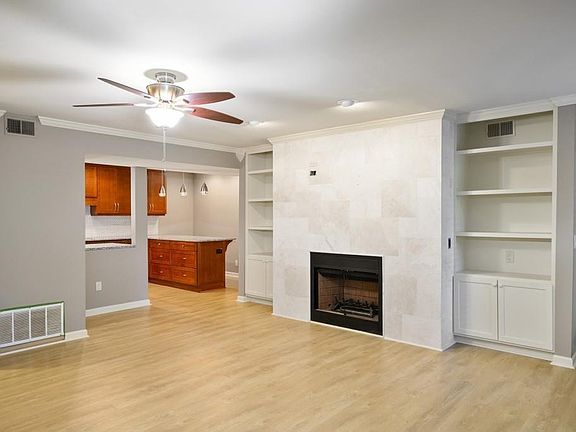 4th image of 558 Emory Oaks Way