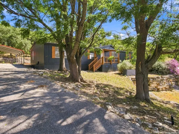 410 DUCK MOUNTAIN LN, Canyon Lake, TX 78133