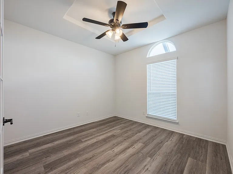 1111 Alaska Dr — Photo 5