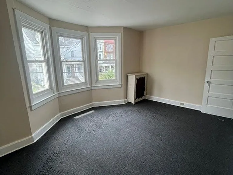 309 Arlington St — Photo 13