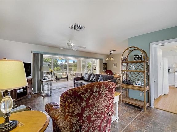 4th image of 540 Mount Vernon Dr