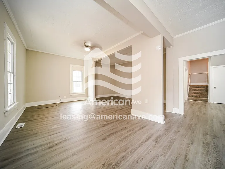 154285_003_wm_-_living_room_13481122.jpg