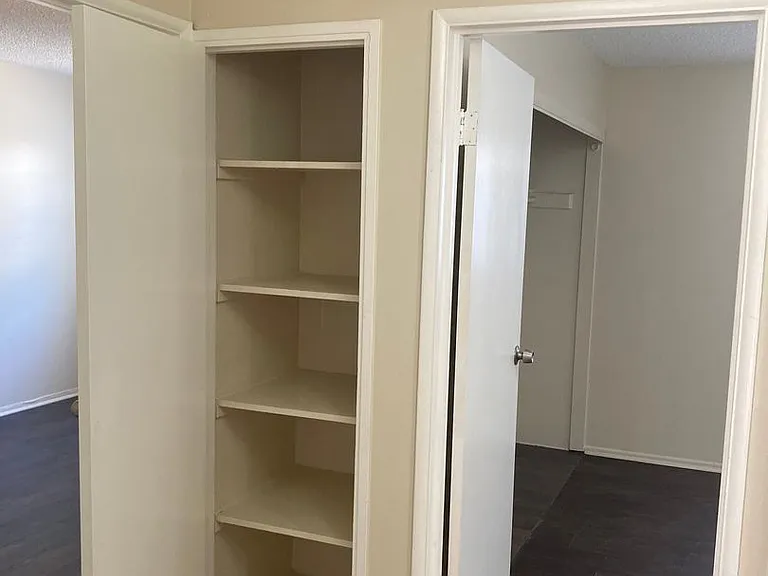 52nd Street Apartments — Photo 5