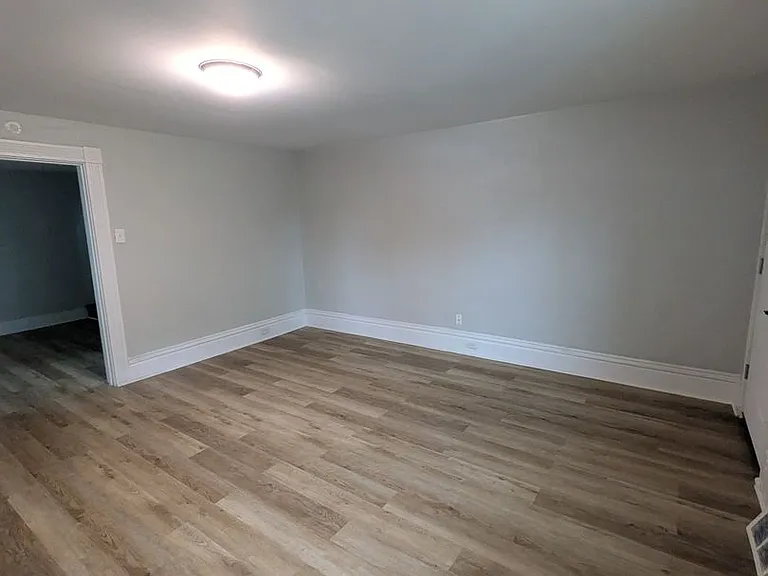 7526 Dickson St — Photo 10