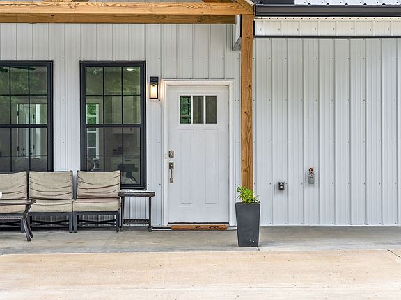 4th image of 2049 Conatser Rd