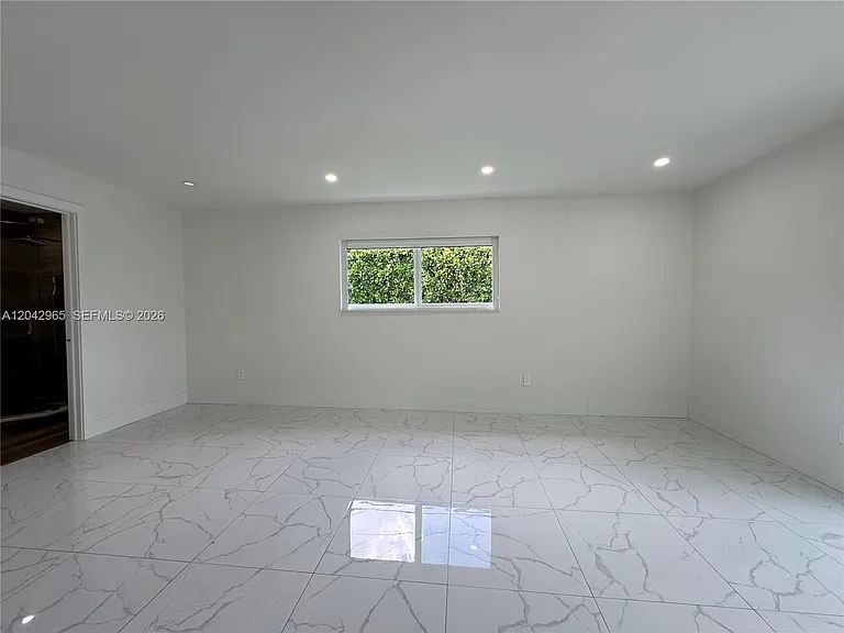 10010 SW 162nd St — Photo 9