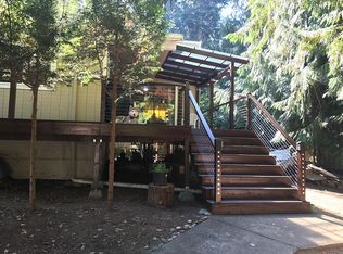 7880 Guemes Ave, Clinton, WA 98236