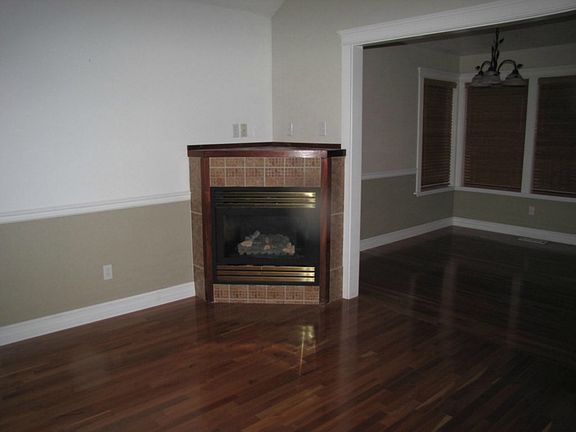 3rd image of 240 Shoreview Dr