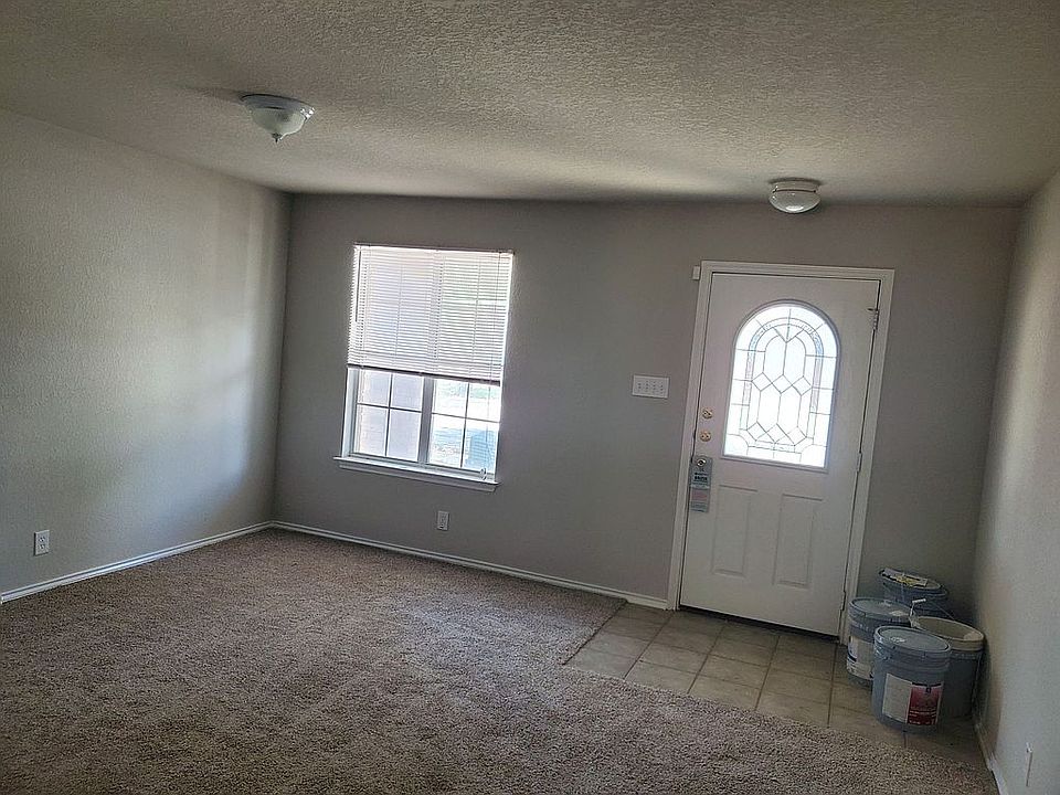 1st image of 2922 Bandbury Oak