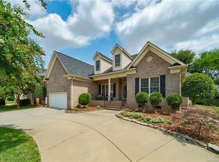 11903 Sir Francis Drake Dr, Charlotte, NC 28277