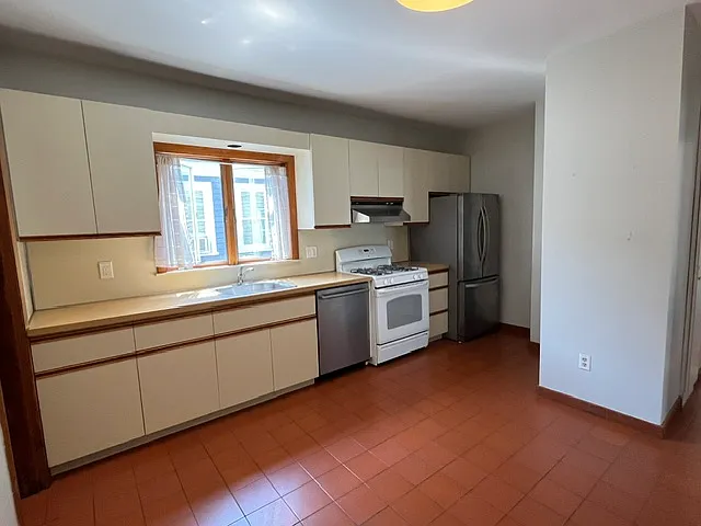 32 Hamilton Rd #1 — Photo 13