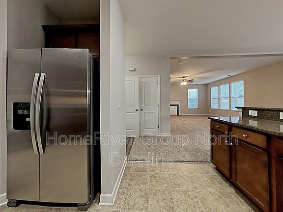 4th image of 115 E Heart Pine Ln