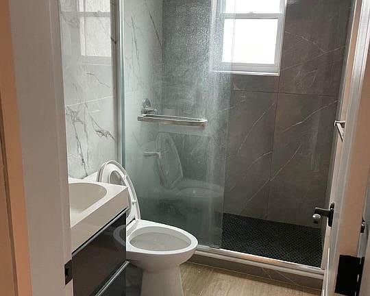 3rd image of 7615 160th St APT 1