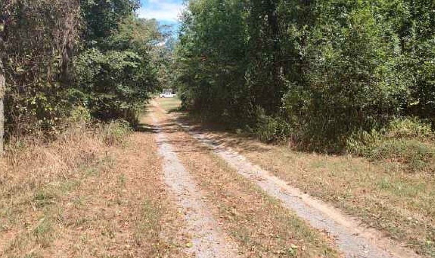 2nd image of 212 Aley Hill Rd