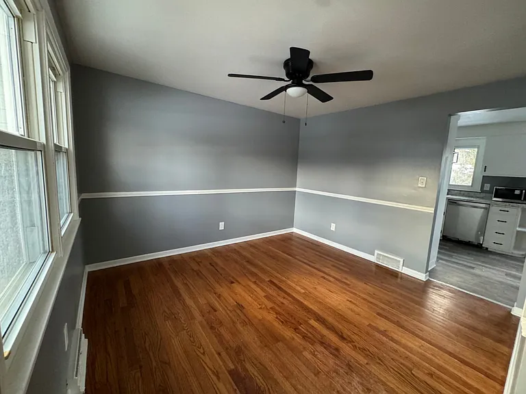 206 Longmeadow Dr — Photo 10