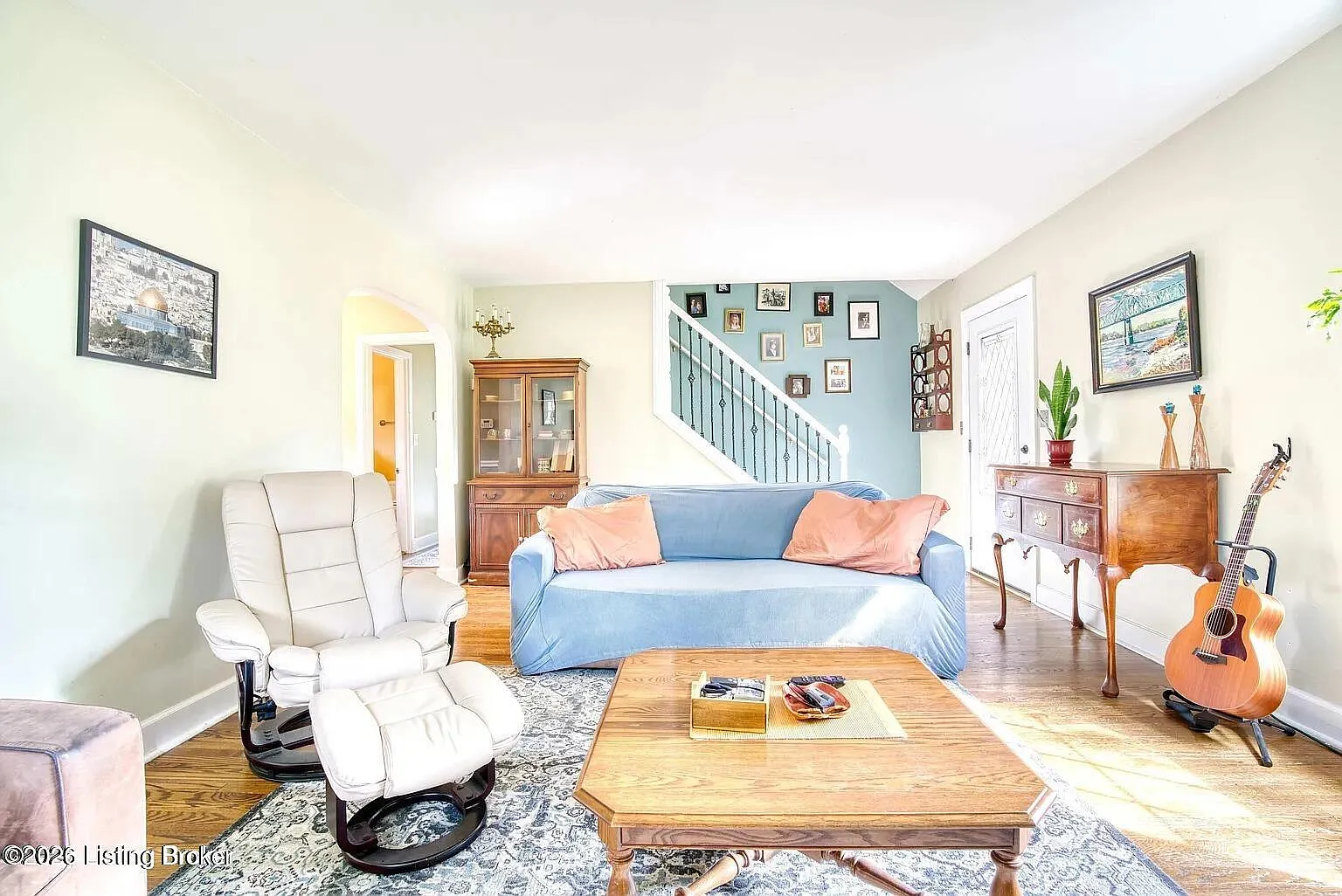 3 bed, 2.0 bath, 2275 sqft, $2,295 — Photo 4