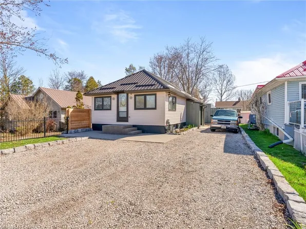 7 Park St E, Haldimand County, ON N0A 1P0