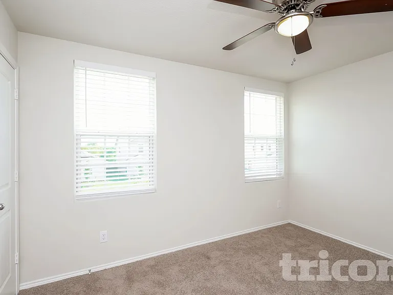 5672 McClelland St — Photo 8