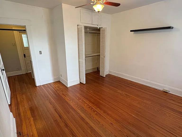 2 Bedroom 1 Bathroom in German Village — Photo 10