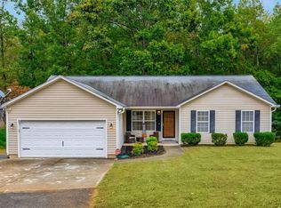 150 Forrest Dr, Fountain Inn, SC 29644