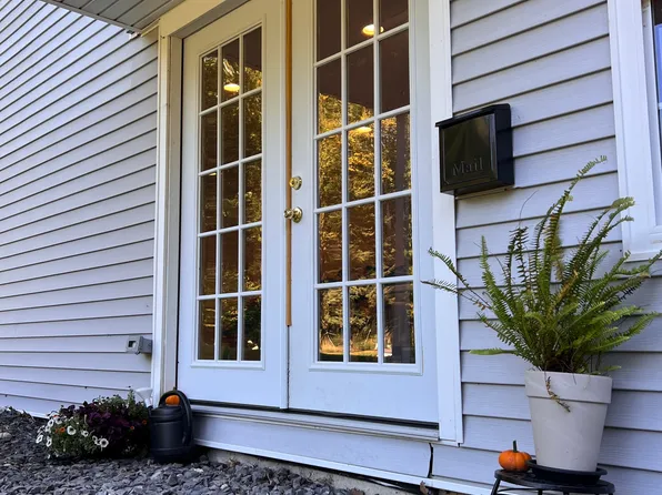 555 Fort Hill Rd, Gorham, ME 04038