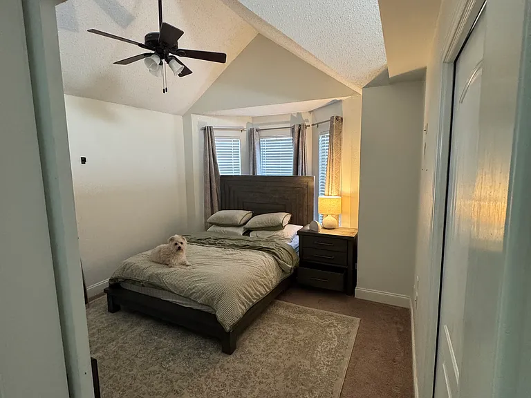 319 Rodeo Dr — Photo 10
