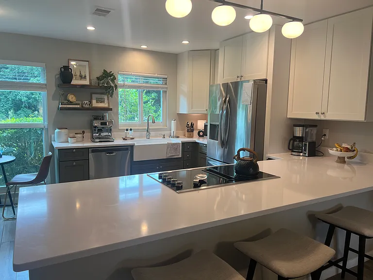 843 Palm View Dr — Photo 5
