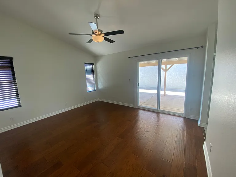5828 W Avenue L11 — Photo 13