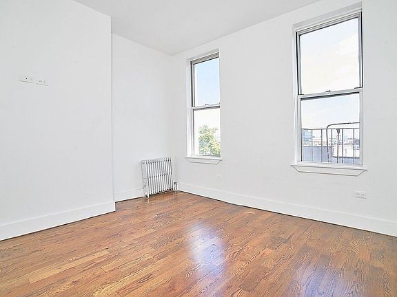 4th image of 352 McGuinness Blvd APT 2L