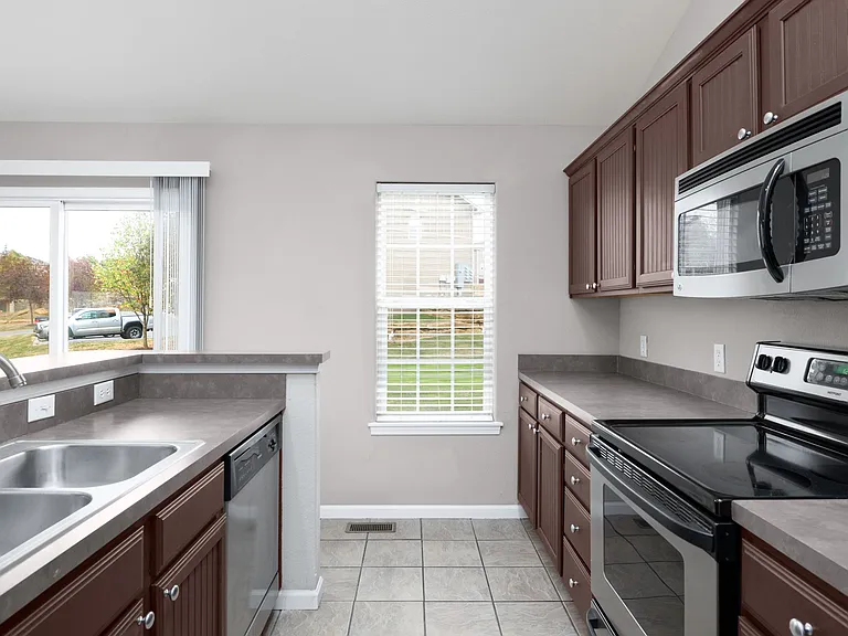 Ironwood Apartments and Townhomes — Photo 56