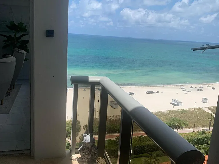 6039 Collins Ave #1722 — Photo 8