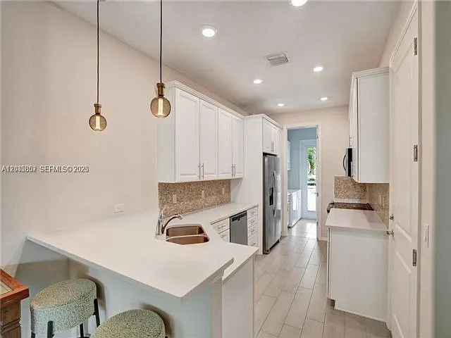 5140 Eucalyptus Dr — Photo 2