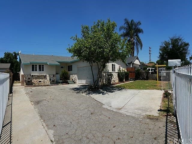 1st image of 1151 Sandsprings Dr