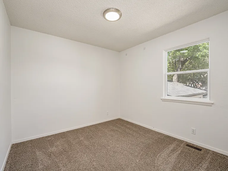 4521 E Norwood Ct — Photo 9