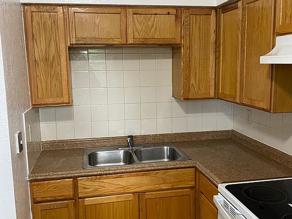 2nd image of 830 NE 43rd Ct